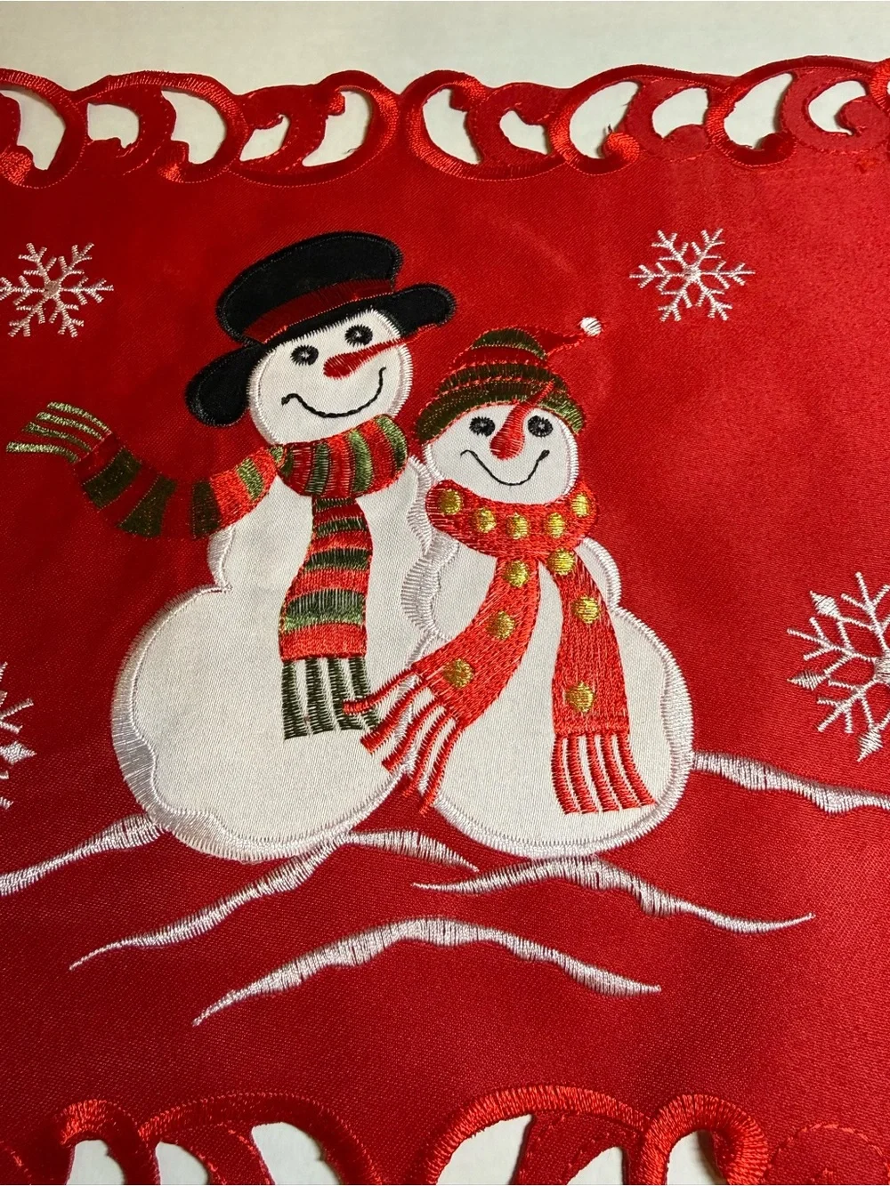 Christmas Embroidered Snowman Cutwork Placemats, set of 4, red, beautiful